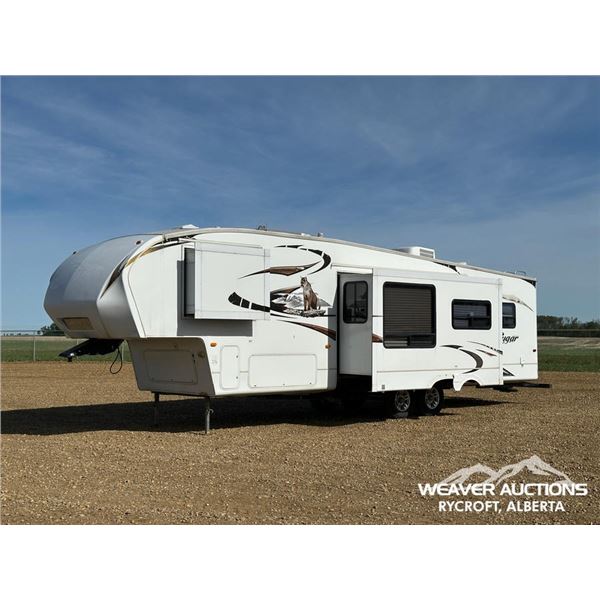 2010 COUGAR CG322 32 FT. 5TH WHEEL TRAVEL TRAILER
