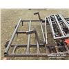 Image 7 : TRAILER HAY RACK PANELING