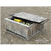Image 1 : BOX OF ASSORTED TOOLS