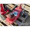 Image 6 : (1) JACK AND (1) STRUT SPRING COMPRESSOR
