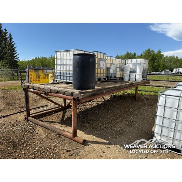 STEEL BARREL DOCK C/W (5) PLASTIC TOTES