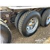 Image 52 : 2015 FREIGHTLINER 122SD TRI DRIVE TRUCK TRACTOR