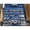 Image 6 : 3.5T FLOOR JACK, (3) SOCKET SETS