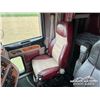 Image 8 : 2010 PETERBILT 388 T/A SLEEPER TRUCK TRACTOR