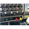 Image 20 : 2015 KENWORTH T800 T/A DUMP TRUCK