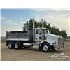 Image 2 : 2015 KENWORTH T800 T/A DUMP TRUCK