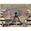 Image 6 : TRUCK FIFTH WHEEL & CHAIN HANGER