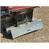 Image 7 : WESTERN ICEBREAKER 8 FT. SAND SPREADER FOR PARTS