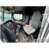 Image 7 : 2006 KENWORTH T800 T/A SLEEPER WINCH TRACTOR