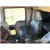 Image 10 : 2005 KENWORTH T800 TRI DRIVE SLEEPER TRUCK TRACTOR