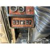 Image 18 : 2005 KENWORTH T800 TRI DRIVE SLEEPER TRUCK TRACTOR