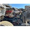 Image 36 : 2005 KENWORTH T800 TRI DRIVE SLEEPER TRUCK TRACTOR