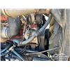 Image 40 : 2005 KENWORTH T800 TRI DRIVE SLEEPER TRUCK TRACTOR