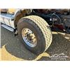 Image 41 : 2005 KENWORTH T800 TRI DRIVE SLEEPER TRUCK TRACTOR