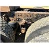 Image 50 : 2005 KENWORTH T800 TRI DRIVE SLEEPER TRUCK TRACTOR