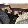 Image 52 : 2005 KENWORTH T800 TRI DRIVE SLEEPER TRUCK TRACTOR