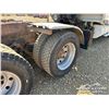 Image 56 : 2005 KENWORTH T800 TRI DRIVE SLEEPER TRUCK TRACTOR