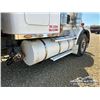 Image 70 : 2005 KENWORTH T800 TRI DRIVE SLEEPER TRUCK TRACTOR