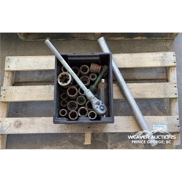 3/4 DRIVE RATCHET & SOCKETS