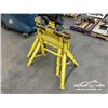 Image 4 : PIPE STANDS