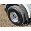 Image 69 : 2005 KENWORTH T800B TRI DRIVE WINCH TRACTOR