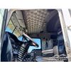Image 9 : 2005 KENWORTH T800B TRI DRIVE WINCH TRACTOR