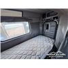 Image 24 : 2005 PETERBILT 378 T/A SLEEPER TRUCK TRACTOR