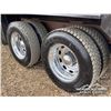 Image 59 : 2006 PETERBILT 378 T/A DUMP TRUCK