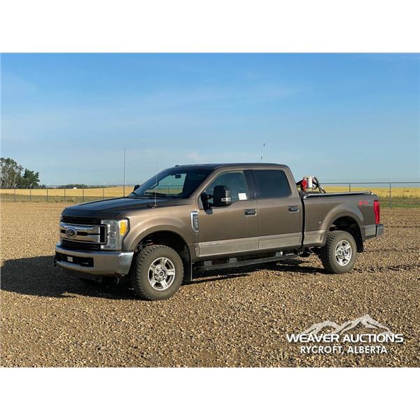 2017 FORD F250 XLT SUPER DUTY CREW CAB PICKUP