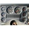 Image 16 : 2000 FREIGHTLINER FL112 T/A FLATBED TRUCK