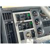 Image 18 : 2000 FREIGHTLINER FL112 T/A FLATBED TRUCK