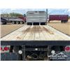 Image 35 : 2000 FREIGHTLINER FL112 T/A FLATBED TRUCK
