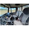 Image 9 : 2000 FREIGHTLINER FL112 T/A FLATBED TRUCK