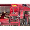 Image 10 : VALMAR 240 40 FT. PULL-TYPE FERTILIZER APPLICATOR
