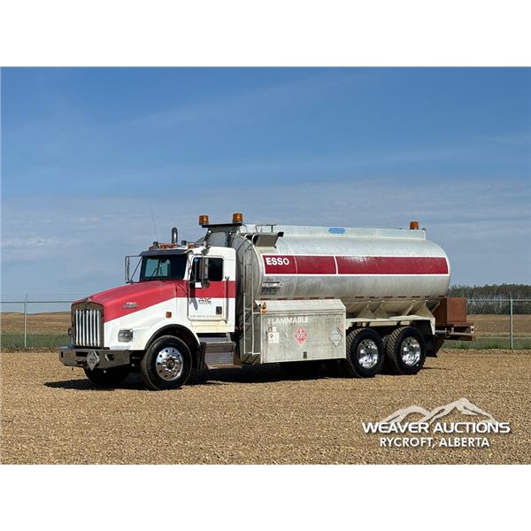 1995 KENWORTH T800 T/A FUEL TRUCK