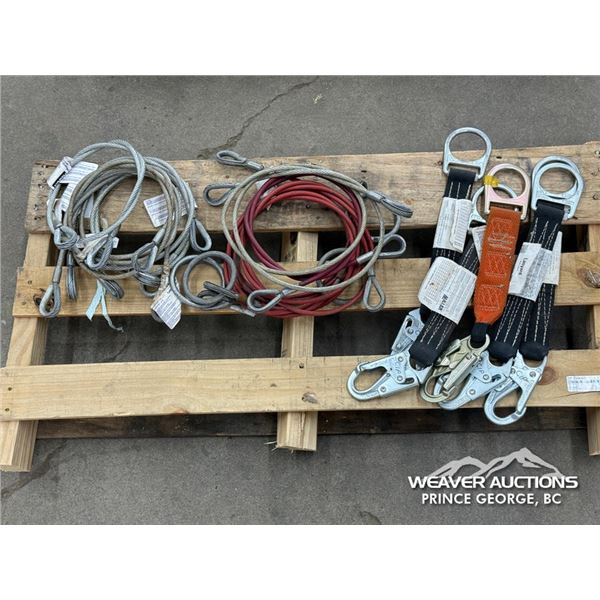 DOG LEASHES & CLIPS