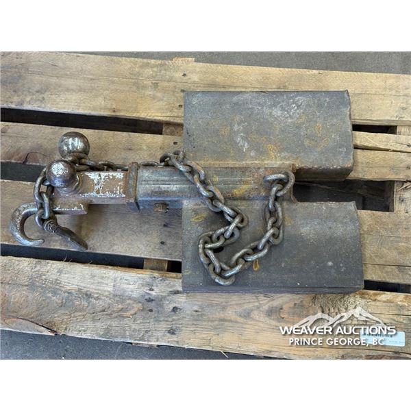 FORKLIFT TRAILER HITCH ATTACHMENT
