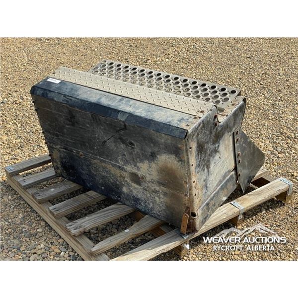 KENWORTH SIDE STEP STORAGE BOX