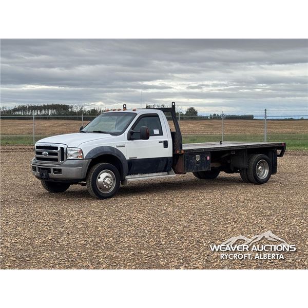 2005 FORD F550 SINGLE CAB FLATBED TRUCK