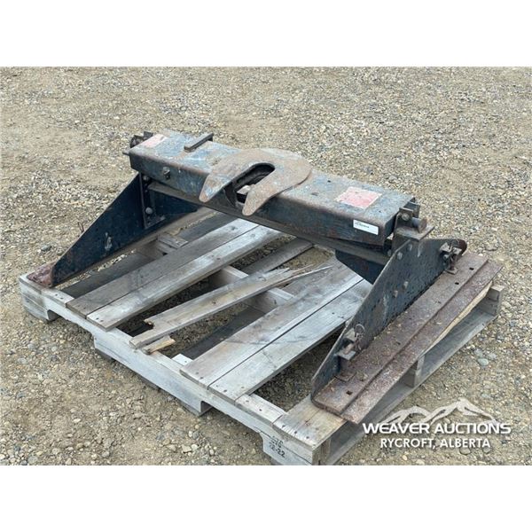 FIFTH WHEEL HITCH