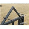 Image 7 : TRACTOR BALE SPEAR