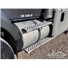Image 76 : 1994 FORD AEROMAX L-9000 T/A STEAM TRUCK