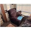 Image 14 : 2010 MONTANA 3400RL 38 FT. T/A TRAVEL TRAILER