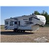 Image 2 : 2010 MONTANA 3400RL 38 FT. T/A TRAVEL TRAILER