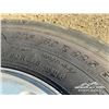 Image 6 : (4) MICHELIN 275/80R22.5 TIRES W/ ALUMINUM RIMS