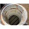 Image 9 : MAGNUM HEADACHE RACK & (2) TRUCK FLOATER RIMS