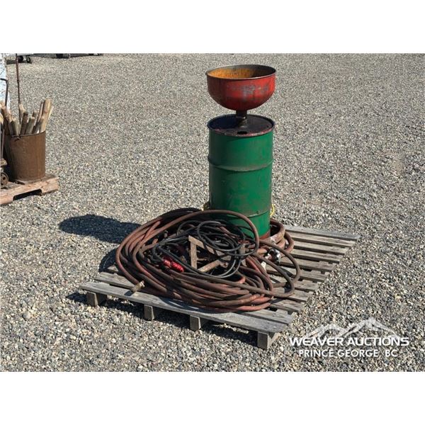 OIL DRUM W/ FUNNEL & LADDER