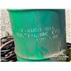 Image 5 : OIL DRUM W/ FUNNEL & LADDER