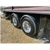 Image 41 : 2004 PETERBILT 379 T/A GRAIN TRUCK