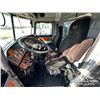 Image 7 : 2004 PETERBILT 379 T/A GRAIN TRUCK